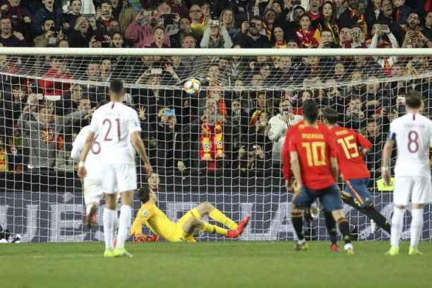 Gaja šokirao Nemce u 96. minutu, Ukrajinci bolji od Švajcaraca!