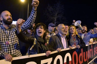 Novi protest u Podgorici: Potpisan "Sporazum za budućnost"
