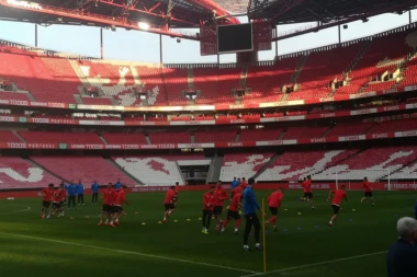 (FOTO) Pogledajte ko je iznenadio "Orlove" na treningu u Lisabonu