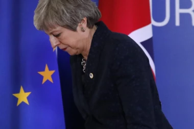 NOVO PONIŽENJE TEREZE MEJ: Poslanici treći put odbacili njen plan o Bregzitu!