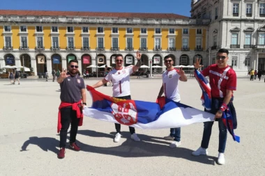 (VIDEO) Srbi podgrejali atmosferu u Lisabonu: "Orlovima" neće manjkati podrška sa tribina!