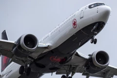 TOTALNI KOLAPS, BLOKIRANA PISTA! Devet aviona iznad Londona proglasilo VANREDNO STANJE!