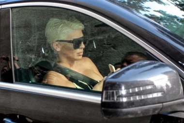 Skinula crninu: Jelena Karleuša se pojavila na snimanju "Zvezda Granda"!
