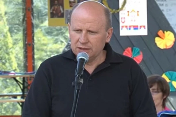 MARŠIĆANIN DEMOLIRAO ĐILASOVOG KUMA: Ne glumataj, uniforma ti stoji kao piletu SI*A