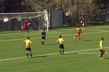 (VIDEO) Sudija pogrešio, on NAMERNO promašio penal!