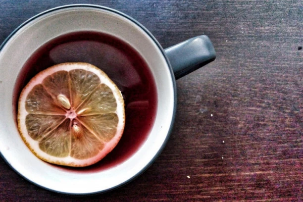 Čaj dijeta za 2 nedelje podmlađuje 5 godina i topi masne naslage