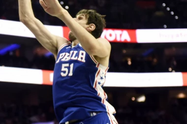 (VIDEO) Bobiju se "osladile" trojke!