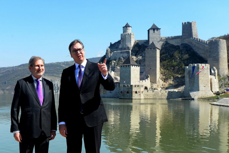(FOTO) Vučić i Han na otvaranju obnovljene Golubačke tvrđave