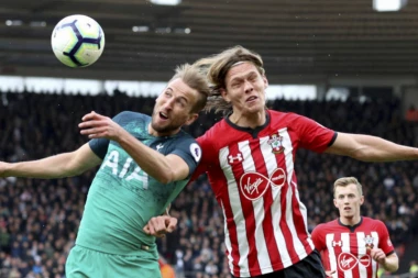 Nije lako u Premijer ligi: Trener zabranio internet svojim fudbalerima!