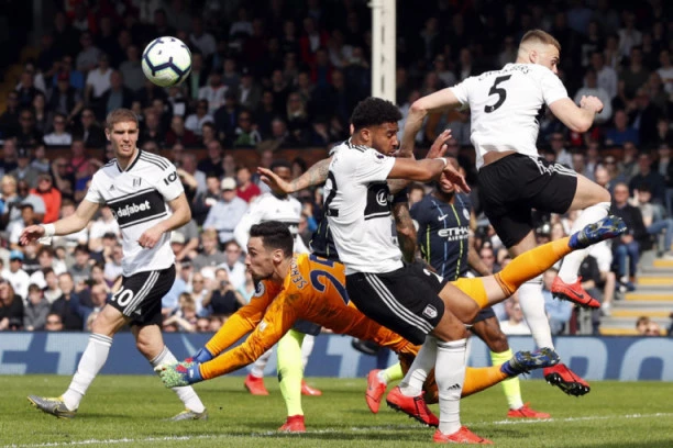 BESRAMAN POTEZ GOLMANA FULAMA! Leno NASILNO NASRNUO na skupljača lopti!