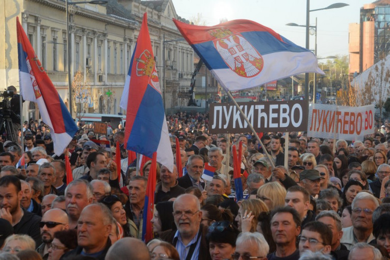 Vučić pozvao Zrenjanince: 19. aprila svi u Beograd, da pokažemo da ćemo čuvati Srbiju od siledžija i nasilnika