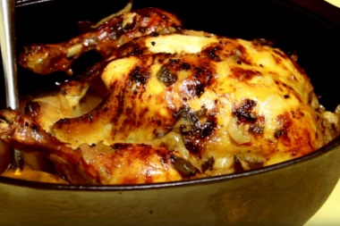 (RECEPT) LAKO, A PREUKUSNO: Piletina u vinu