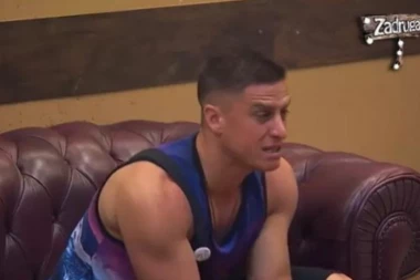 (FOTO) David u suzama zbog brata Dejana, a pre par meseci ga je ovako isprozivao!