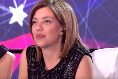 BIZARNO! Kija nosi flor zbog Grua,njegovi prijatelji šokirani: Pevačica radi sve zarad popularnosti!