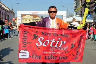 (FOTO) Na dresu crni dvoglavi orao, a u duši pravoslavac: Albanac trčao maraton u Jagodini, a ovom izjavom zbunio sve!