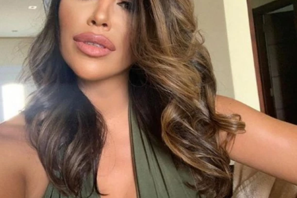 OVA PEVAČICA KUMOVALA JE KAJI NA VENČANJU! Bile su nerazdvojne prijateljice, a onda zbog TUČE prestale da pričaju!