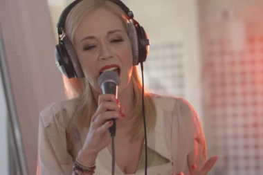 (VIDEO) Naježićete se: Jelena Rozga uživo na Radiju S!