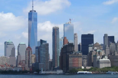 HOROR U NJUJORKU: Muškarac (38) skočio sa luksuznog hotela