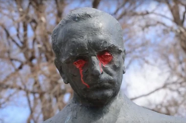 Hrvati ne žele Tuđmanov spomenik u centru Zagreba?!