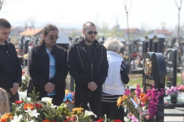 Drama na pomenu Jeleni Marjanović: Evo šta se Zoranu desilo čak tri puta