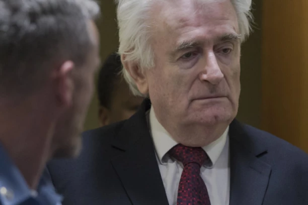 KARADŽIĆ VAPI ZA POMOĆ! Moli Putina da interveniše: Vladimire, zatvorenici su žedni moje krvi