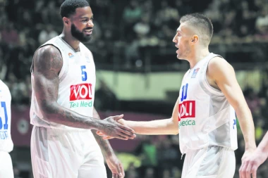 EVROLIGA I FIBA UPOZORENI NA KRIMINALNE RADNJE Budućnost želi ponovo  da ukrade ABA titulu