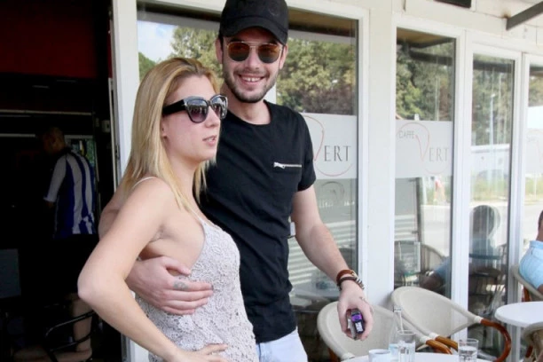 (FOTO) SVIMA ZAPUŠIO USTA: Toma Panić objavio fotku sa Nadeždom, srećniji nego ikada!