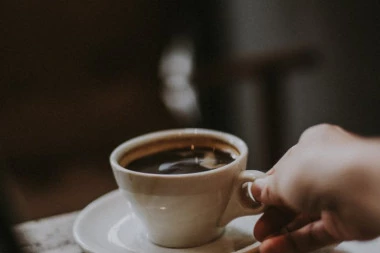 Moćna poruka o smislu života: Jedan profesor je objasnio zašto se sve vrti oko šolje kafe!