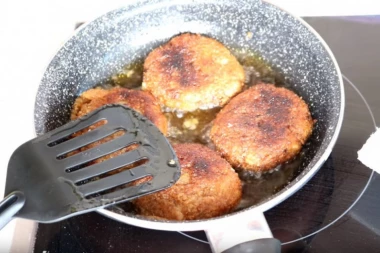 (VIDEO) Probajte ukusne posne pljeskavice