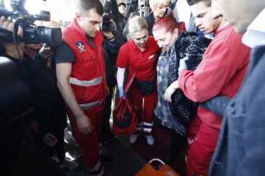 (VIDEO) Ispovest žene koja se onesvestila tokom napada SzS: Obradović mi je pokazivao srednji prst, gurao me je dok nisam ostala bez daha i pala