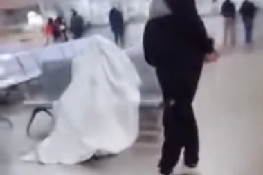 STRAVIČNA SMRT: Preminuo na autobuskoj stanici