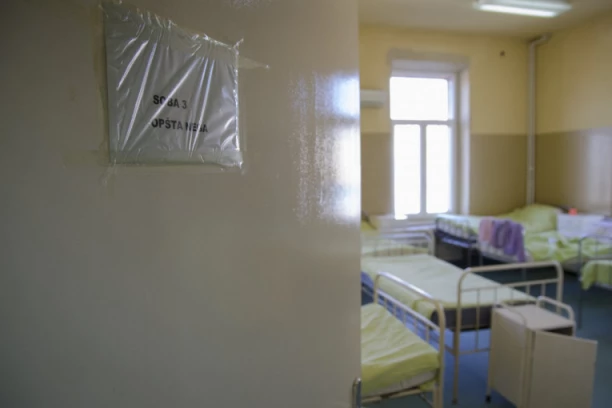 NAŠ PEVAČ HITNO SMEŠTEN NA PSIHIJATRIJU, STANJE MU SE POGORŠALO! Da se naježiš - sve vreme je PONAVLJAO SAMO JEDNO!