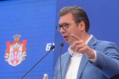 Radom ćemo pobediti njihova vešala i napade na žene: Predsednik Vučić iz Požarevca poslao oštru poruku