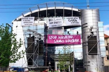 "Điki, vrati pare"! "Boško, Gocu ti nećemo oprostiti": Evo kakav je doček Željko Mitrović spremio za lidere opozicije