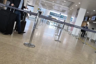 (FOTO) Vuk "hvata krivinu": Odmah posle subotnjeg divljanja u Beogradu, Jeremić beži u Ameriku!