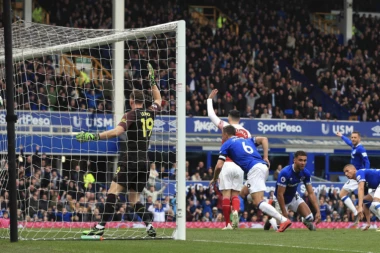 KAPITEN PRESUDIO: Everton dominantnim nastupom savladao Arsenal!