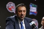 VLADE DIVAC SKRHAN ODLASKOM VUJOŠEVIĆA: Niko nije imao ljubav prema košarci kao ti (FOTO)