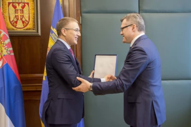 (FOTO) Plakete za Stefanovića, Hrkalovićevu i Rebića: Izborili se za jačanje sektora bezbednosti!