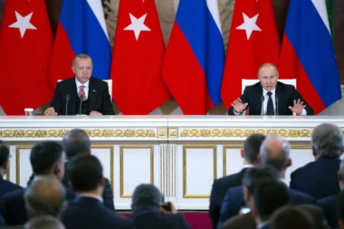 Putin: Moguća proizvodnja vojne opreme sa Ankarom