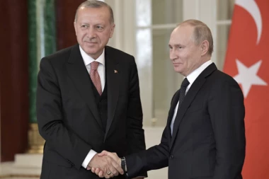 ERDOGAN TRAŽI OD PUTINA: Neophodno obuzdati Asadovu armiju