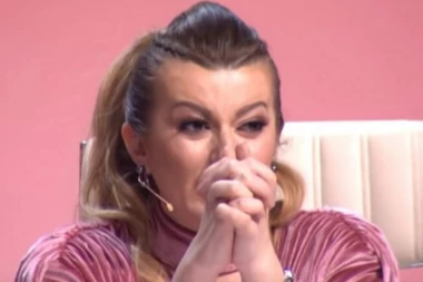 ĆUTALA GODINAMA O POZNATOM MUZIČARU: Viki Miljković je na početku karijere bila BOLNO PONIŽENA i otada se sve promenilo!