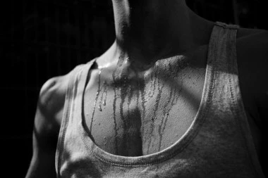 Šta nam naše telo govori kad se prekomerno znojimo? Evo nekoliko primera, a jedno ukazuje na ozbiljno oboljenje!