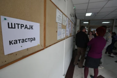 Država uvela red! Bez odmora u maju: Zaposleni u katastru moraće da nadoknade štetu od štrajka