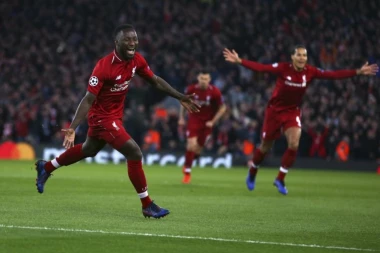 VAR CARUJE U LŠ - Totenhem slavi Sona, Aguero će sanjati "onaj penal", Liverpul siguran!