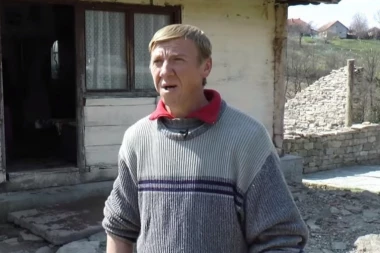 (VIDEO) TEKLE MU SUZE OD SREĆE: Heroj sa Košara dobio traktor