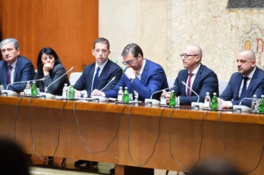 Završen sastanak Vučića i kosovskih Srba: Cilj Šiptara je da nam ukinu sve, na kraju i nas!