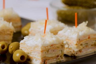 NEMA PEČENJA I MUČENJA: Slana rozen torta spremna za nekoliko minuta, njen ukus će vas očarati!