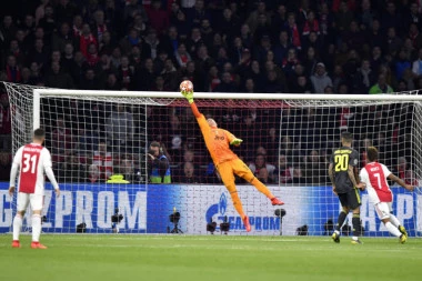 Iz samo jednog razloga:  Ščesni tvrdi da je najbolji golman u istoriji!