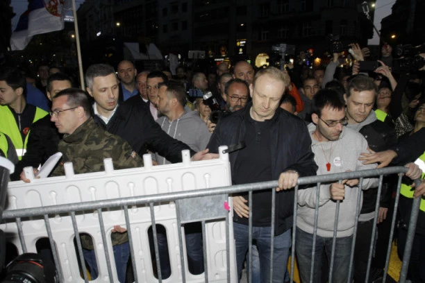 Đilasov plan da uđe u Skupštinu: Evo zašto pokret "1 od 5 miliona" neće bojkot!