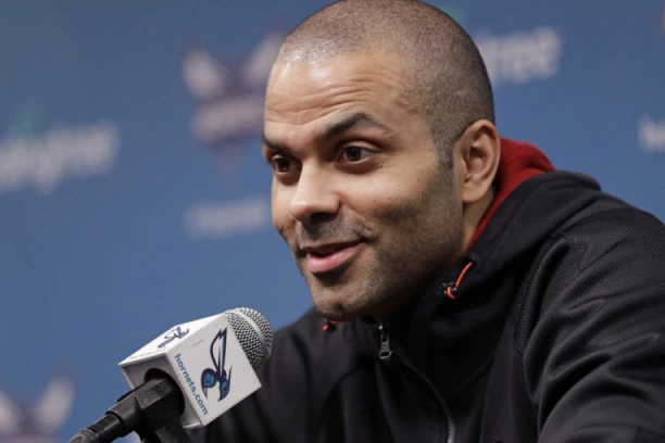 PARKER ZAVRŠIO NAJVAŽNIJI POTPIS! Ostaje u evroligašu i kad ZAVRŠI igračku karijeru!